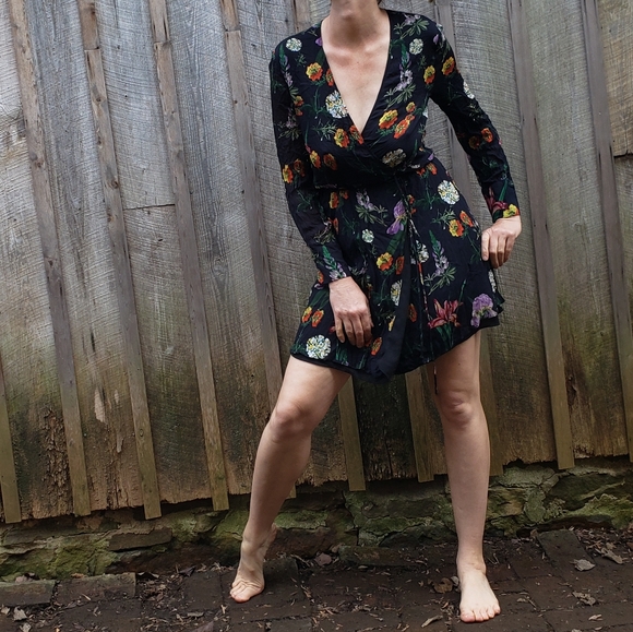 ZARA Woman Long Sleeve Wrap Dress - Botanical floral print mini dress - Picture 4 of 9